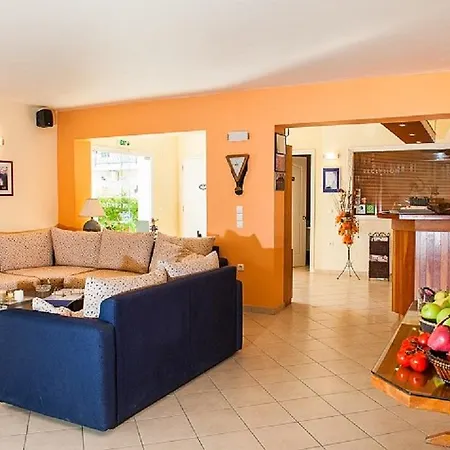 Clio Hotel 3*